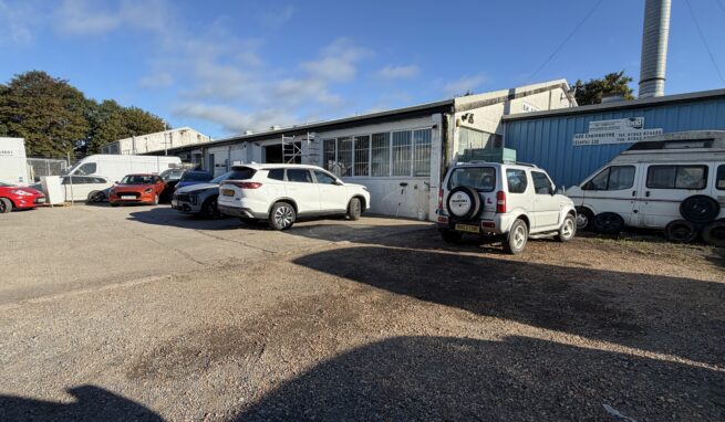 Industrial / Motor Trade premises with spacious fenced Yard on the Totnes Industrial Estate